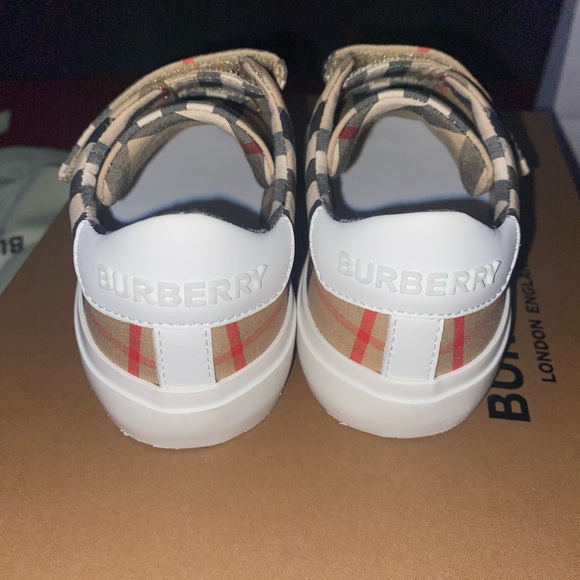 Burberry Kids Sneakers in Beige and Red Plaid - Picture 3 of 3